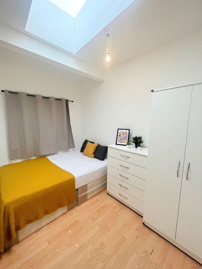 2Cozy Rooms-Same House in Zone 2-Next to Shop&Tran Main Photo