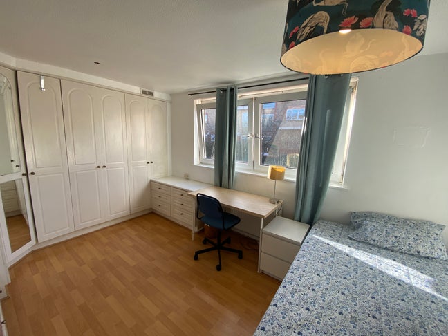 Large & Bright Double Room – Bethnal Green  Main Photo