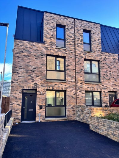 Double Room Ideal for Female Professional  Main Photo