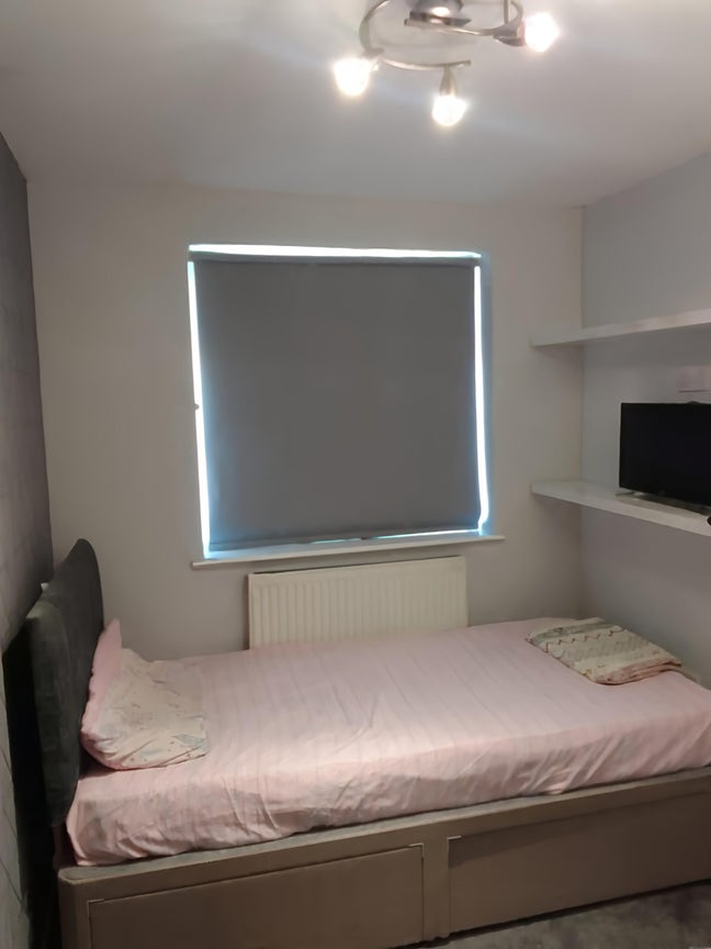 2 Room is available for rent in BL1 6NX Main Photo