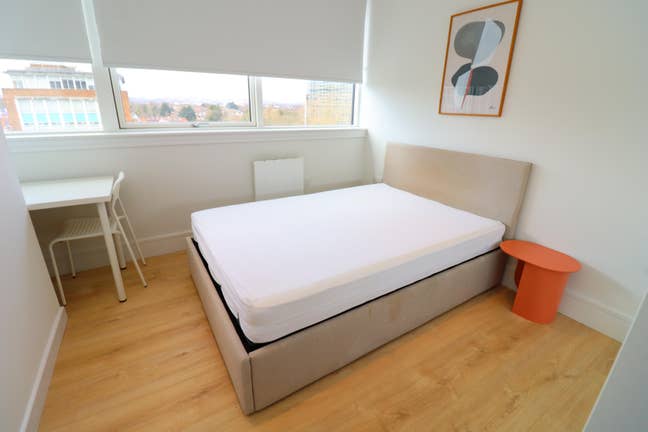 3 Min Walk from Wembley Park Station - 2 Rooms  Main Photo