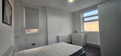 1 Beautiful Double Room Close to Wallasey Beach! Main Photo