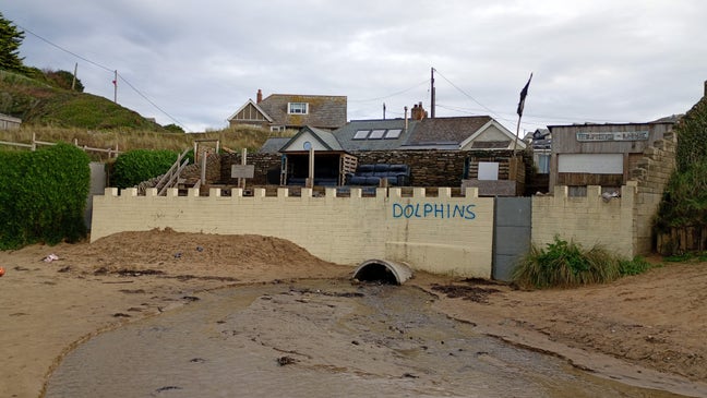 Single room looking onto Polzeath beach Main Photo