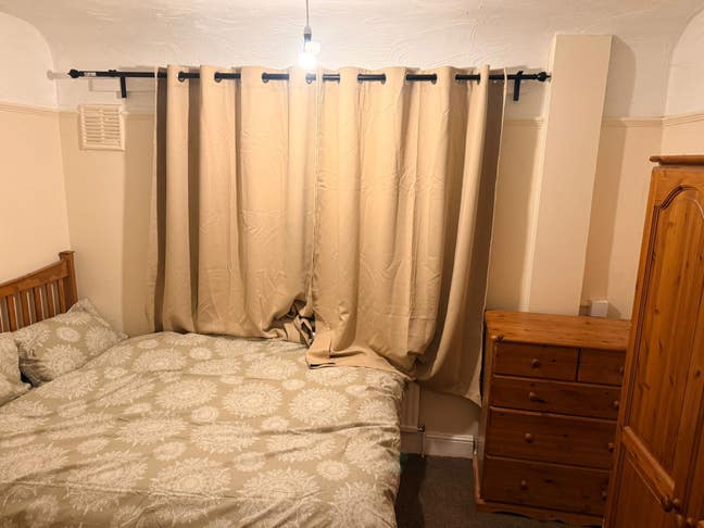 Double Rooms is available for rent in - CR0 0NZ Main Photo