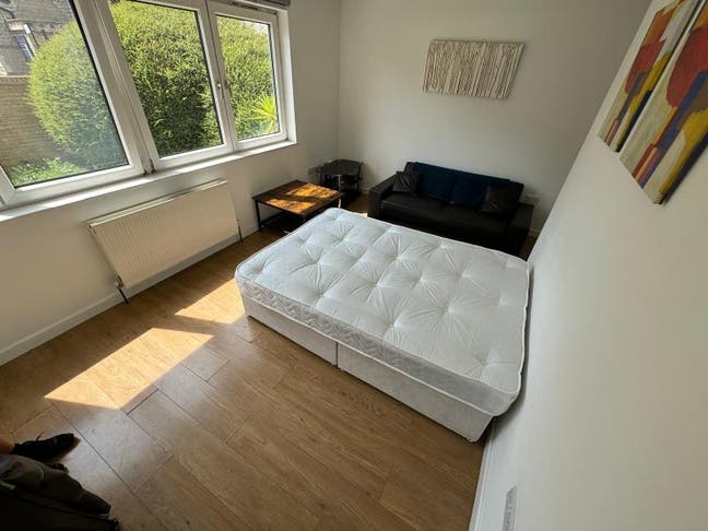 🏡 Bright Large Double Room with Garden Main Photo