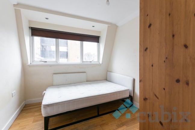 Spacious furnished 3 Bedroom Flat on Hendre Road  Main Photo