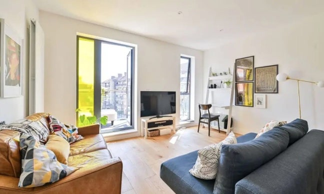 Double Room short term in Zone 1 Main Photo