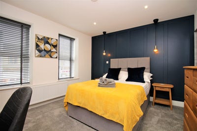 Propod 9 Luxury Ensuite Room Close to Train Stn Main Photo