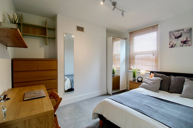  ✨2 Doubles, in Battersea/Clapham *FEMALE* Share✨ Main Photo