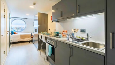 Modern Studio room  Main Photo