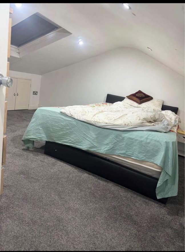 🌟 Loft Double Room for Rent – Female Only | SL1  Main Photo