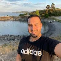 Professional lawyer looking for flat  Main Photo