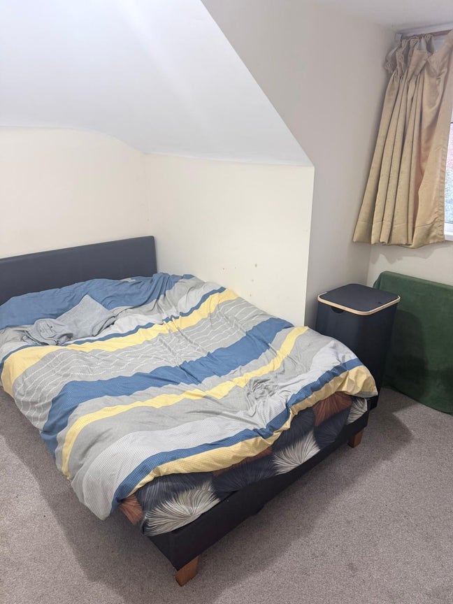  Double room to rent in Staines-upon-Thames, TW19 Main Photo