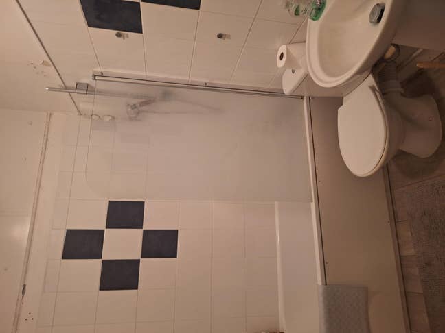 One bedroom to rent in a shared house Main Photo