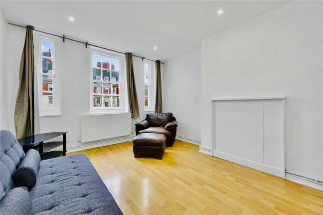 Double bedroom available for rent until May Main Photo