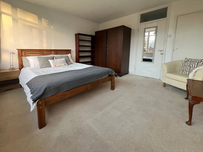 Perfect Large Putney Pad Main Photo