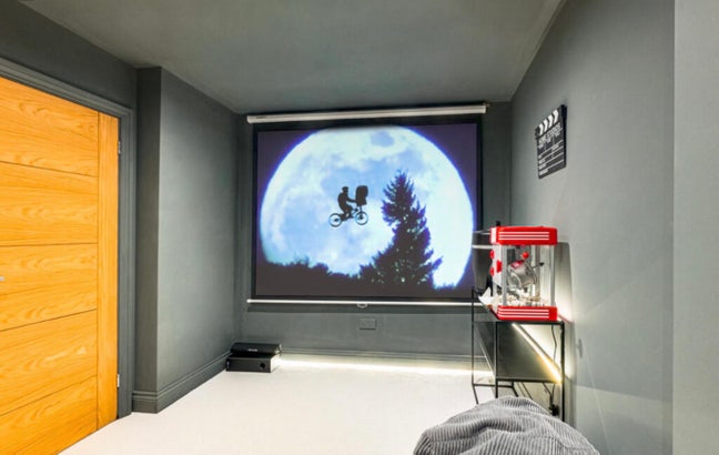 Luxury Rooms Available in Thorpe Bay Main Photo