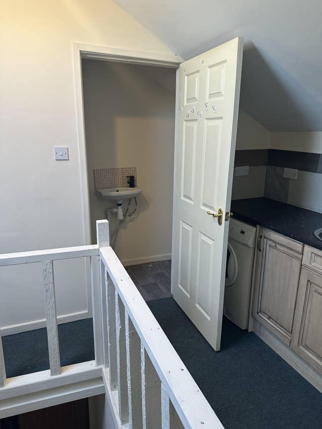 Studio Flat to Rent / All Bills Included / WF1 Main Photo