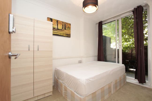 Large Single Room in Poplar- Langdon Park Main Photo