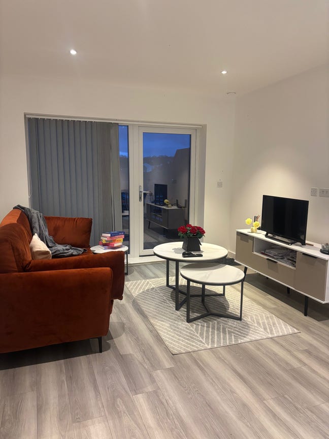 Spacious and Modern Double Bedroom W/ Ensuite Main Photo