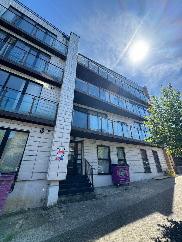 Ensuite Double - Couple Friendly- Crossharbour  Main Photo