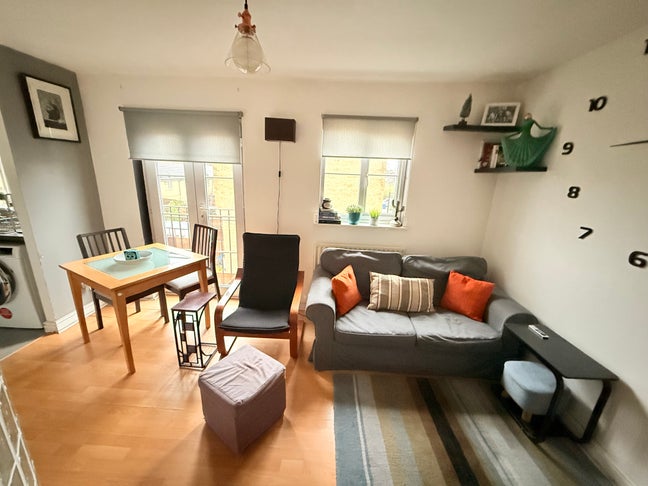 2 Rooms available  double a single room  Main Photo