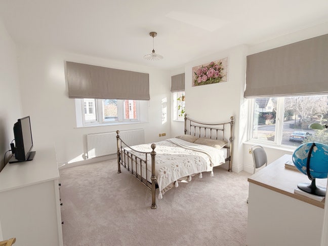 Spacious double bedroom in Attenborough Main Photo
