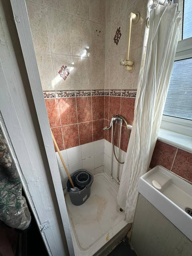 Single en-suite room  Main Photo