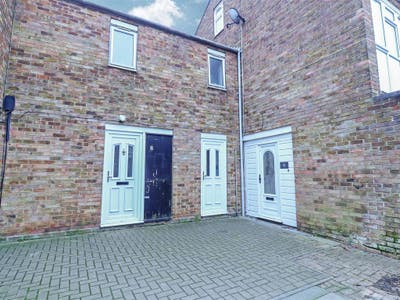 Fantastic 2 Bedroom House in Harlow Main Photo