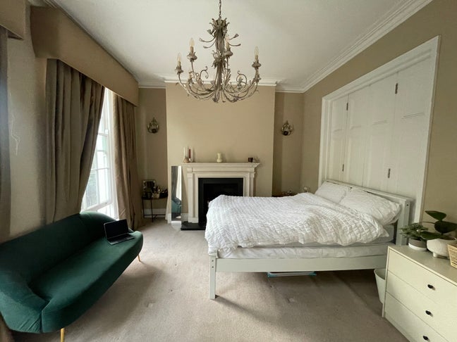 Subletting room with option to permanently stay  Main Photo