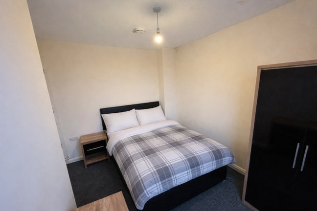 Furnished Double Room Available Main Photo
