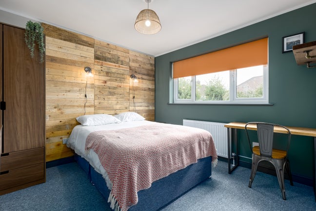 Ensuite Rooms Available 🏡 Herschel Crescent  Main Photo