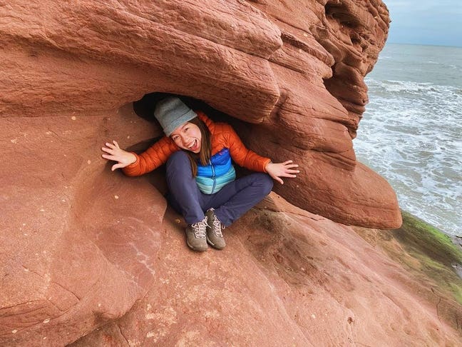 Professional (30F) looking for room near trains. Main Photo