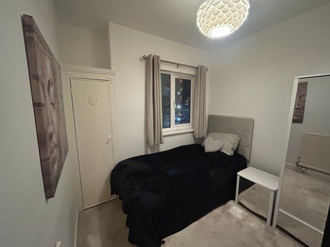 Looking for Female Lodger  Main Photo