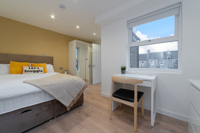 🏡 Stunning Furnished Room in Sutton (SM1 2QG) Main Photo