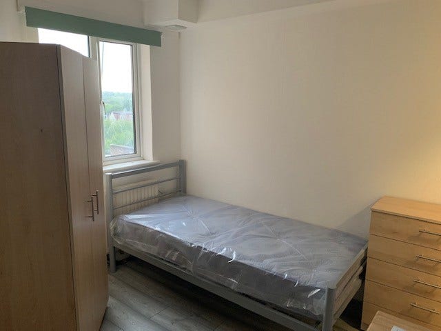 Great Value Studio Inclusive Of Most Bills Main Photo