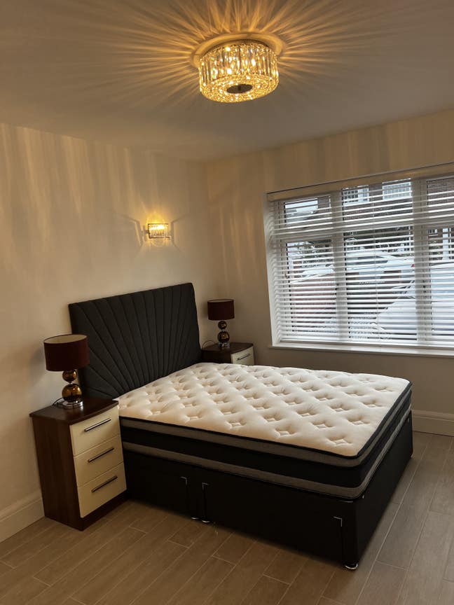  New Double Room with en suite Main Photo