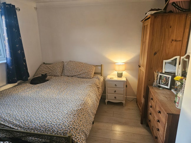 Room to Let Short Term Only Main Photo