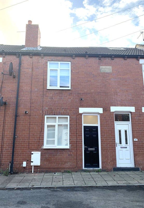 Double Room Available with En-Suite Main Photo