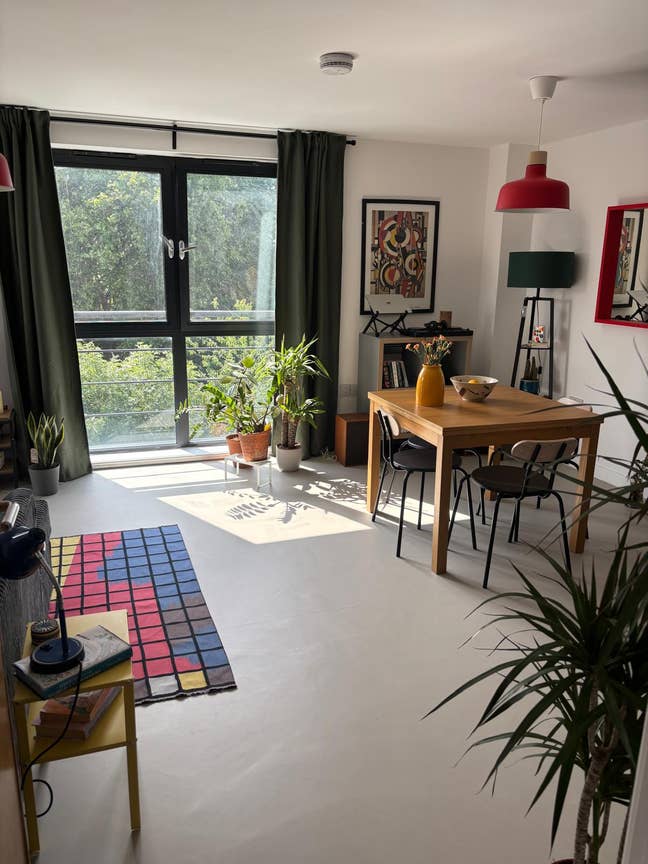 Double room with en-suite available in Leyton Main Photo