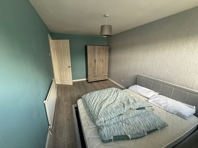 Newly Furnished rooms Main Photo