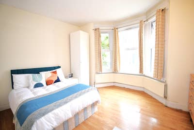 Spacious Double in W12 - Close to Westfield Centre Main Photo
