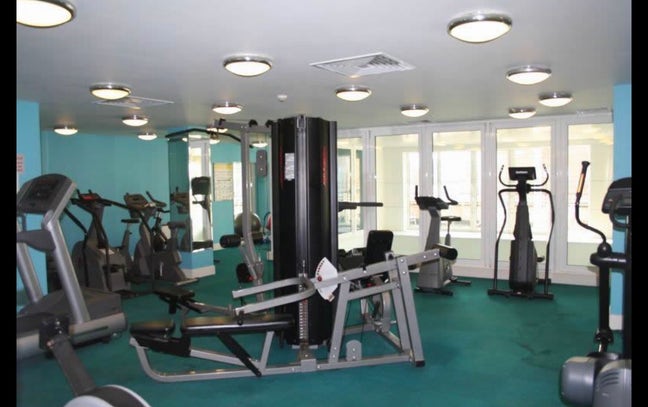 Gorgeous double bedroom with balcony  Main Photo