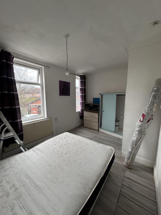 Double room to let | Bills included | Longsight Main Photo