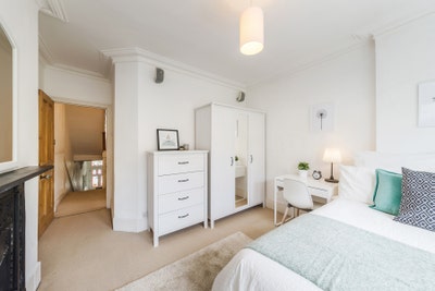 Double Room on Wandsworth Common!  Main Photo