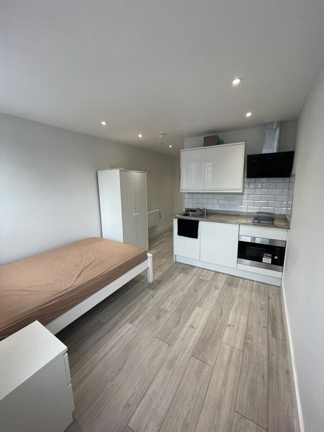 CV1 Studio 🏡 &pound;0 Deposit🥳 All Bills Inc💸 Main Photo