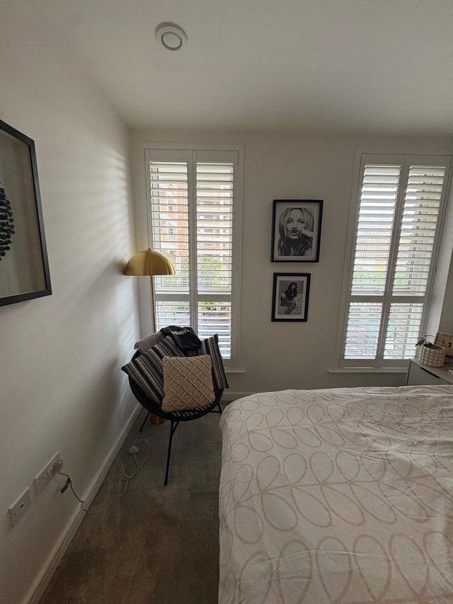 Beautiful double room with shutters Main Photo