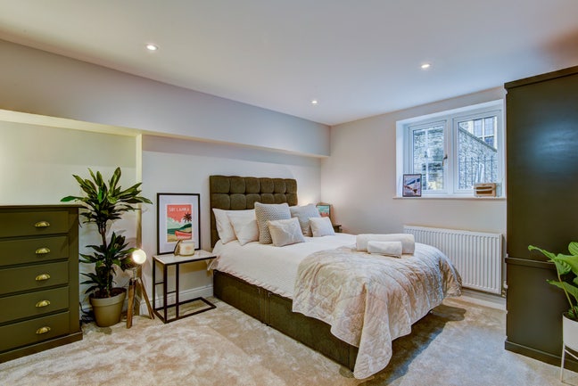 Girls en-suite in stunning, sociable home Main Photo