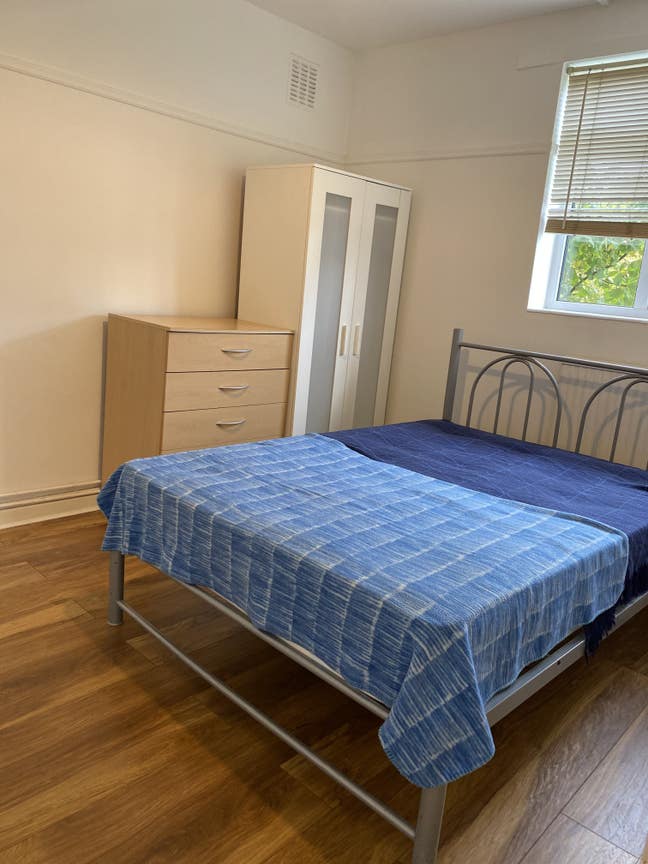 Bright double room,friendly flat Shepherd's Bush Main Photo