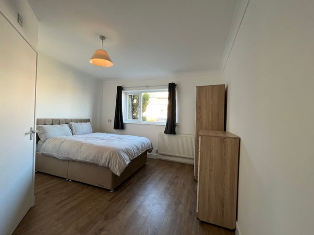 Double room - Fully furnished  Main Photo
